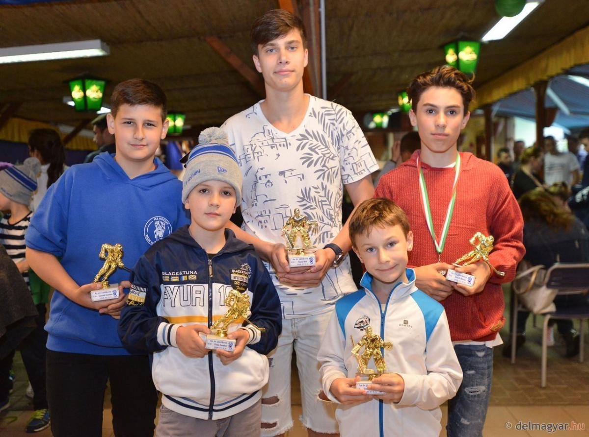 Balról fent: Csanády Zsombor (U16), Szalai Miklós (U18), Keceli Mátyás (U14); Balról lent: Pallós Zsombor (U12), Somorjai Andor (U8)
